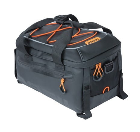 Przejdź do produktu Torba na bagażnik BASIL MILES TARPAULIN TRUNKBAG 7L, 100% wodoodporna black orange (NEW)