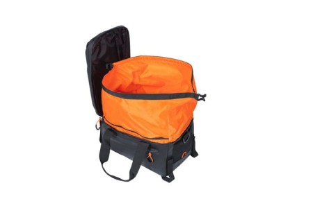 Torba na bagażnik BASIL MILES TARPAULIN TRUNKBAG 7L, 100% wodoodporna black orange (NEW) - rove.pl