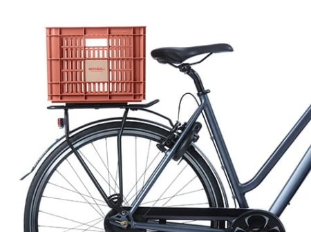 Kosz na kierownicę/bagażnik BASIL BICYCLE CRATE M, 29.5L, recycled synthetic, terra red (NEW) - rove.pl