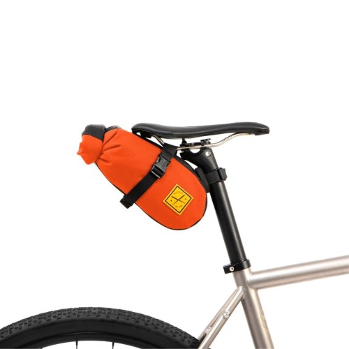 Przejdź do produktu Torba podsiodłowa Restrap Saddle Pack - 2.5L pomarańczowy