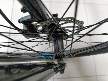 Rower Tabou 26 Venom 4.0 piasta