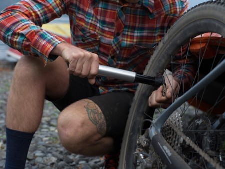 Pompka ręczna BLACKBURN MAMMOTH 2 STAGE ANYVALVE HP HV 120psi czarna (NEW)