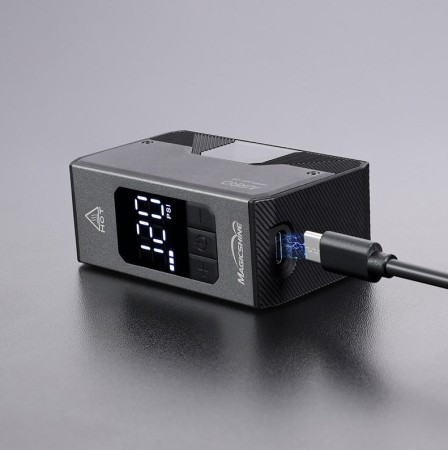 Mini pompka elektryczna MAGICSHINE AIRRO E-PUMP, Max. ciśnienie do 120 PSI/8.3 BAR (NEW 2026) - rove.pl