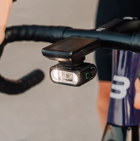 Lampka przednia MAGICSHINE HORI 900 bez uchwytu, bez pilota na rowerze