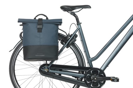 Sakwa pojedyncza BASIL COVE BICYCLE SHOPPER 14-16L, MIK Hooks, navy/black (NEW 2026)