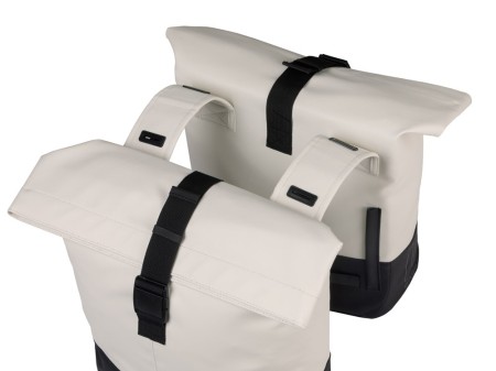Sakwa podwójna BASIL COVE DOUBLE PANNIER BAG 28-32L, Universal Bridge System, off-white/black (NEW 2026)