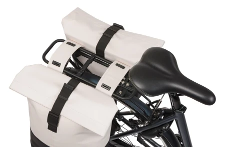 Sakwa podwójna BASIL COVE DOUBLE PANNIER BAG 28-32L, Universal Bridge System, off-white/black (NEW 2026) - rove.pl