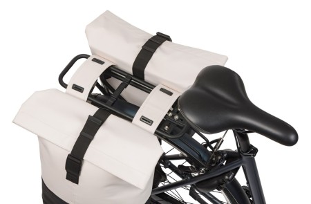 Sakwa podwójna BASIL COVE DOUBLE PANNIER BAG 28-32L, Universal Bridge System, off-white/black (NEW 2026)