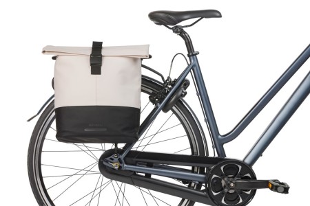 Sakwa podwójna BASIL COVE DOUBLE PANNIER BAG 28-32L, MIK System (ready to go), off-white/black (NEW 2026) - rove.pl