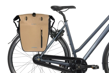 Sakwa pojedyncza BASIL RIVO L SINGLE PANNIER BAG 25-31L, MIK Hooks, wodoodporna, sand/black (NEW 2026)