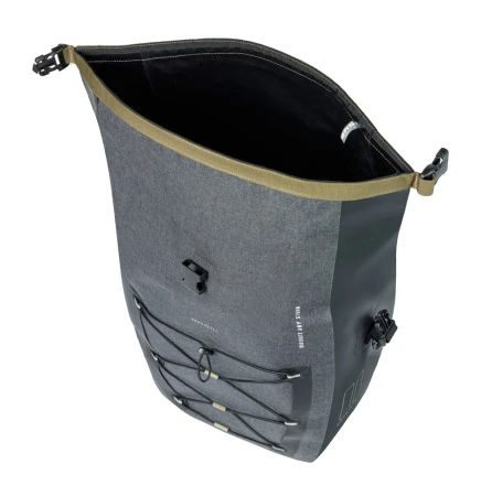 Sakwa pojedyncza BASIL NAVIGATOR STORM SINGLE PANNIER BAG L 25-31 L, MIK Hooks System, wodoodporna, black (NEW 2026) - rove.pl
