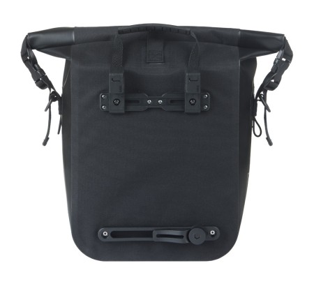 Sakwa pojedyncza BASIL NAVIGATOR WATERPROOF SINGLE PANNIER BAG M 12-15 L, MIK Hooks System wodoodporna, black (NEW 2026)