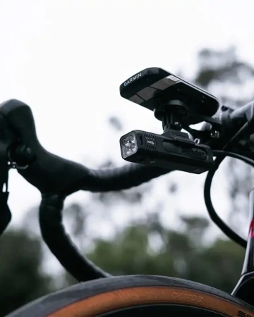 Przednia lampka rowerowa Knog Blinder 900