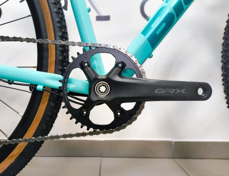 Rower Bianchi Nirone 7 DISC GRX610 12SP korba
