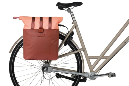 Sakwa pojedyncza BASIL VIVE BICYCLE SHOPPER, MIK Hooks, 15-20L, Wodoodporna, burgundy/pink (NEW 2026) - rove.pl