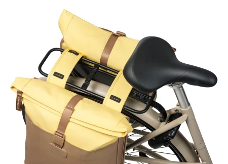 Sakwa podwójna BASIL VIVE DOUBLE PANNIER BAG 28-35L, Universal Bridge System, sand/yellow (NEW 2026) - rove.pl