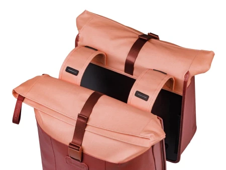 Sakwa podwójna BASIL VIVE DOUBLE PANNIER BAG 28-35L, Universal Bridge System, burgundy/pink (NEW 2026) - rove.pl