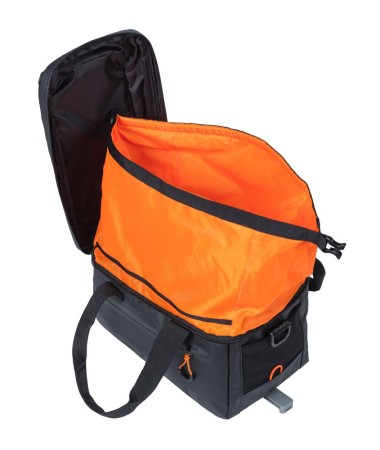 Torba na bagażnik BASIL MILES TARPAULIN TRUNKBAG MIK 7L, MIK System (ready to go), 100% wodoodporna black orange (NEW) - rove.pl