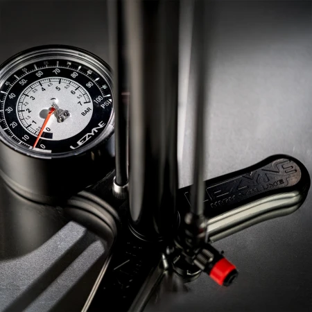 Lezyne CLIK Drive HV Pompa Podłogowa - czarny