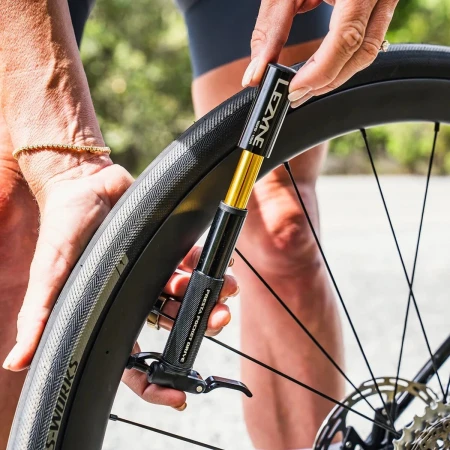 Pompka LEZYNE PUMP PRESTA POCKET DRIVE BLACK / GOLD