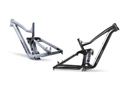 Przejdź do produktu Rama Thunderbird Superenduro, bez dampera, pod damper 205x65mm, Anthracite Flash (antracytowy połysk z lustrzanymi naklejkami), Medium 