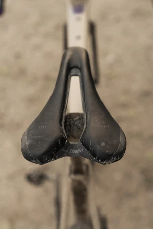 Siodło SELLE ITALIA SLR GRAVEL ELITE L3, Pręty High Strength Steel, Waga 208g (NEW) - rove.pl