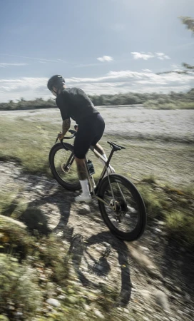 Siodło SELLE ITALIA SLR GRAVEL ADVAN L3, Pręty Manganese Steel, Waga 221g (NEW) - rove.pl