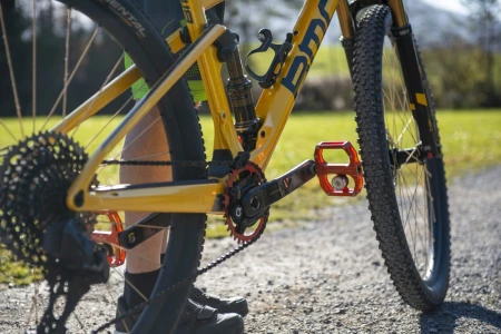 Pedały MAGPED SPORT2 ORANGE 200NM (Gravel, Trekking, MTB), Magnetyczne z blokami, Siła magnesu 200Nm dla rowerzystów >75kg, Pomarańczowe, Waga 458g (NEW)