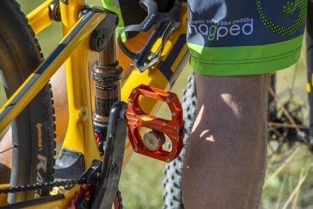 Pedały MAGPED SPORT2 ORANGE 100NM (Gravel, Trekking, MTB), Magnetyczne z blokami, Siła magnesu 100Nm dla rowerzystów <65kg, Pomarańczowe (NEW) - rove.pl