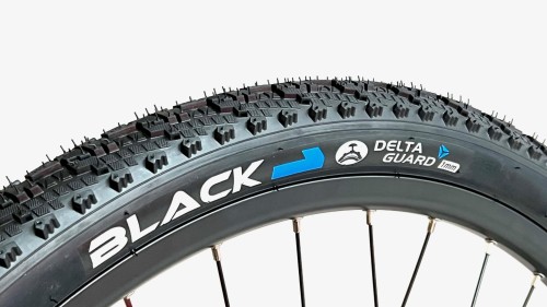 Przejdź do produktu Opona Black1 26x1.95 +1mm Black Hawk