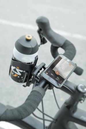 Zestaw COM/CAGE VELO koszyk na bidon + uchwyt COM