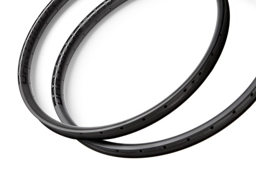 Przejdź do produktu Obręcz Raven 29", 28 otworów, karbon, tubeless ready, czarna, do kół Raven 29