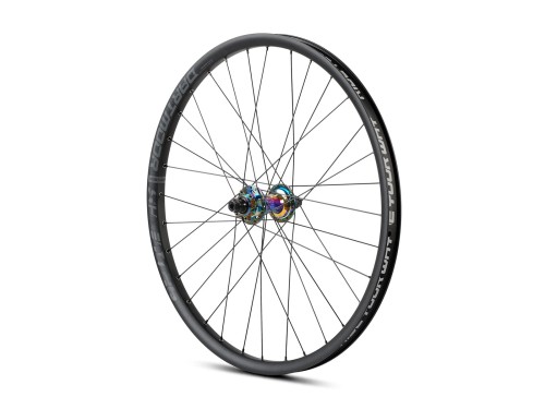 Przejdź do produktu Koło Shield 26" tylne, singlespeed, 135x10mm, 32 otwory, czarne anodowane z piastą w kolorze petrol