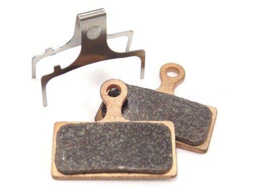 Przejdź do produktu Klocki hamulcowe CLARKS dla SHIMANO (Shimano XTR M985, M987, M988, M975, M965 - XT M785, SLX M666, M675, DEORE M615, Alfine, Clarks M1, M2, M3, CMD-22, CMD-23, CMD-27), Spiekane