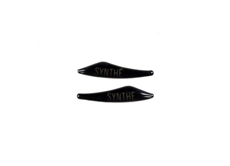 Naklejki do kasku z logo GIRO SYNTHE EYEWEAR GRIPPER do trzmania okularów 2szt. black roz. S