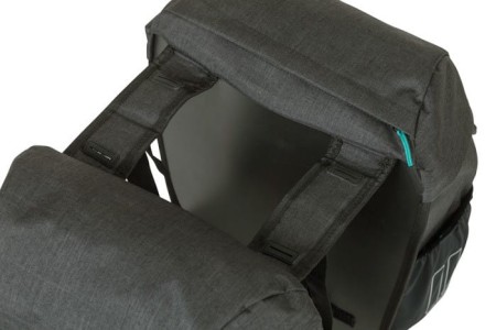 Sakwa miejska podwójna BASIL DISCOVERY M 18L, mocowanie na paski, wodoodporny poliester, black melee