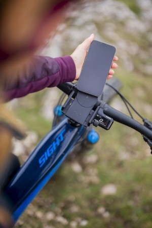 Uchwyt (zacisk) na telefon SP Connect+ Charging Phone Clamp uniwersalny