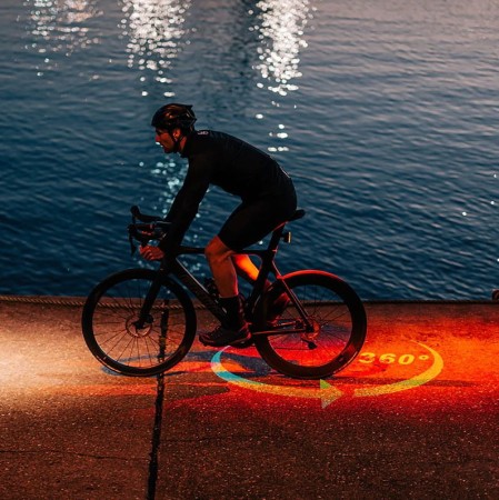 Lampka tylna MAGICSHINE SEEMEE 300, 300 lumenów - rove.pl