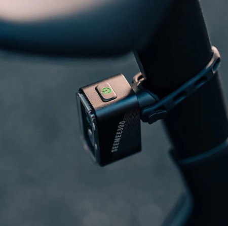 Lampka tylna MAGICSHINE SEEMEE 300, 300 lumenów - rove.pl