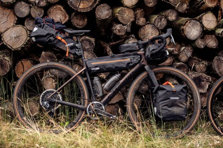 Ortlieb torba bike packing pod ramę frame-pack toptube black matt 4l - rove.pl