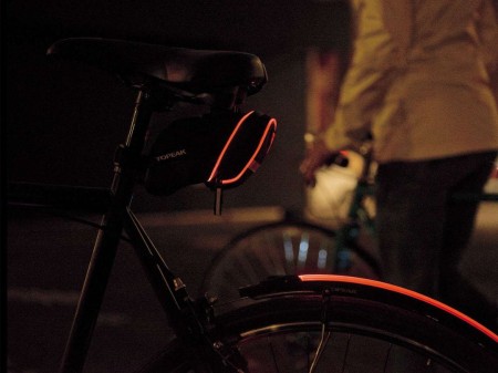 Topeak iglow torba podsiodłowa aero wedge iglow small (0,5w led, paski) - rove.pl