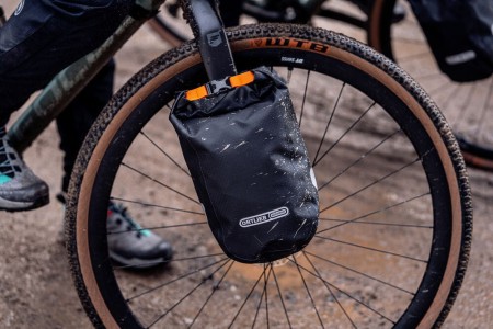 Ortlieb torba bike packing na widelec fork-pack dark sand 5,8l new 2024 - rove.pl