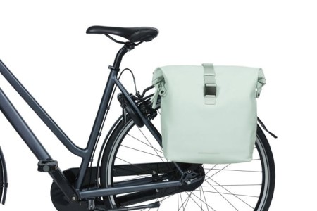 Sakwa podwójna BASIL SOHO DOUBLE PANNIER BAG NORDLICHT MIK, MIK System (ready to go) 41L 100% wodoodporna pastel green oświetlenie Nordlicht Technology (NEW 2024) - rove.pl