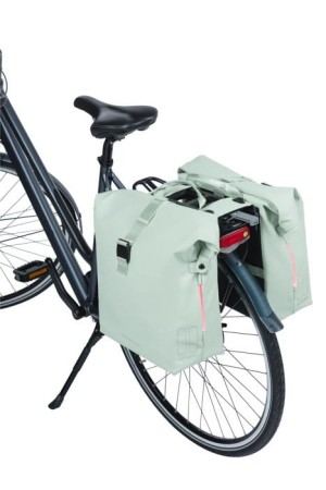 Sakwa podwójna BASIL SOHO DOUBLE PANNIER BAG NORDLICHT MIK, MIK System (ready to go) 41L 100% wodoodporna pastel green oświetlenie Nordlicht Technology (NEW 2024) - rove.pl