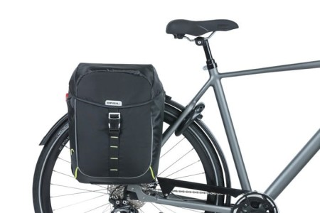 Sakwa turystyczna podwójna BASIL MILES DOUBLE PANNIER BAG 32L MIK System (ready to go), 100% wodoodporna black lime (NEW 2024) - rove.pl