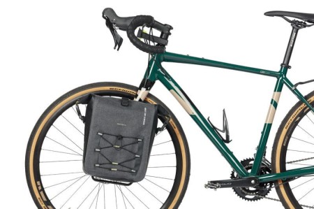 Sakwa pojedyncza BASIL NAVIGATOR STORM SINGLE PANNIER BAG M 12-15 L, Hook On System, wodoodporna, grey black (NEW 2024) - rove.pl