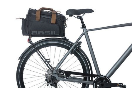 Torba na bagażnik BASIL MILES TARPAULIN TRUNKBAG XL PRO 9-36L, 100% wodoodporna black slate (bez płytki mocującej) (NEW 2024) - rove.pl