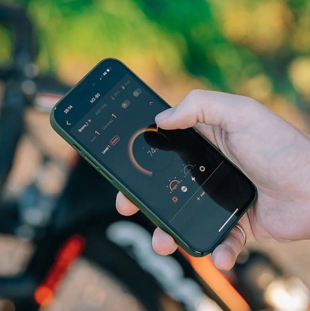 Lampka przednia MAGICSHINE EVO 1700 BLACK, 1700 lumenów, Czarna, Z Uchwytem - rove.pl