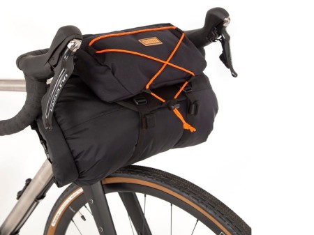 Torba na kierownice Restrap Bar Bag, L, czarny/pomarańczowy - rove.pl