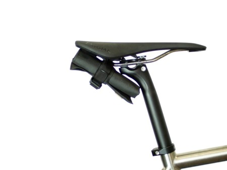 Torebka podsiodłowa Restrap Tool Roll na narzędzia, czarny - rove.pl